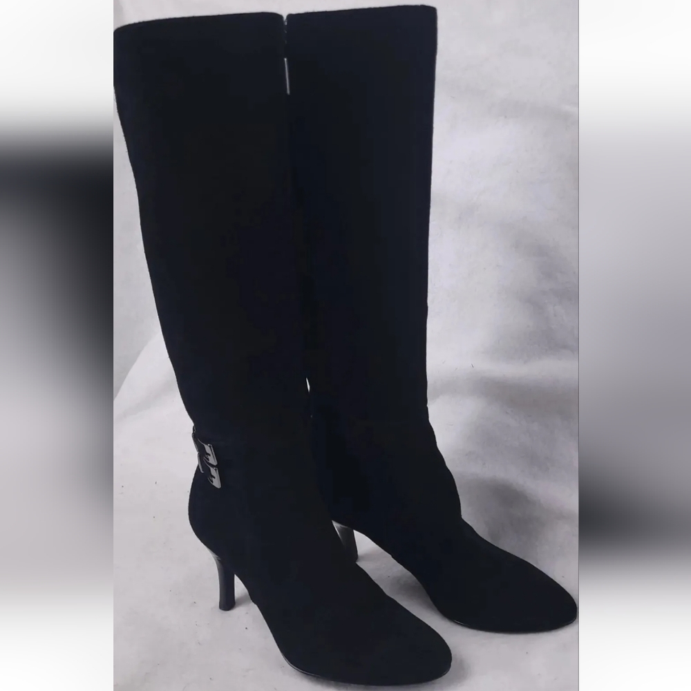 Calvin Klein Womens size 9M black Suede leather knee High Boot heels.